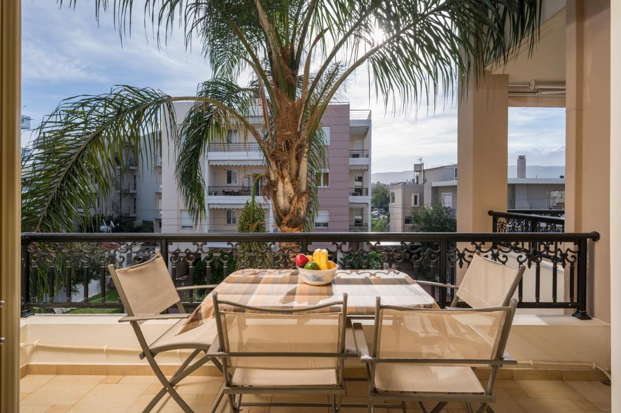 ハニアLuxury Coastal Retreat, Mountain View Balcony With Palm Trees & Parkingアパートメント エクステリア 写真